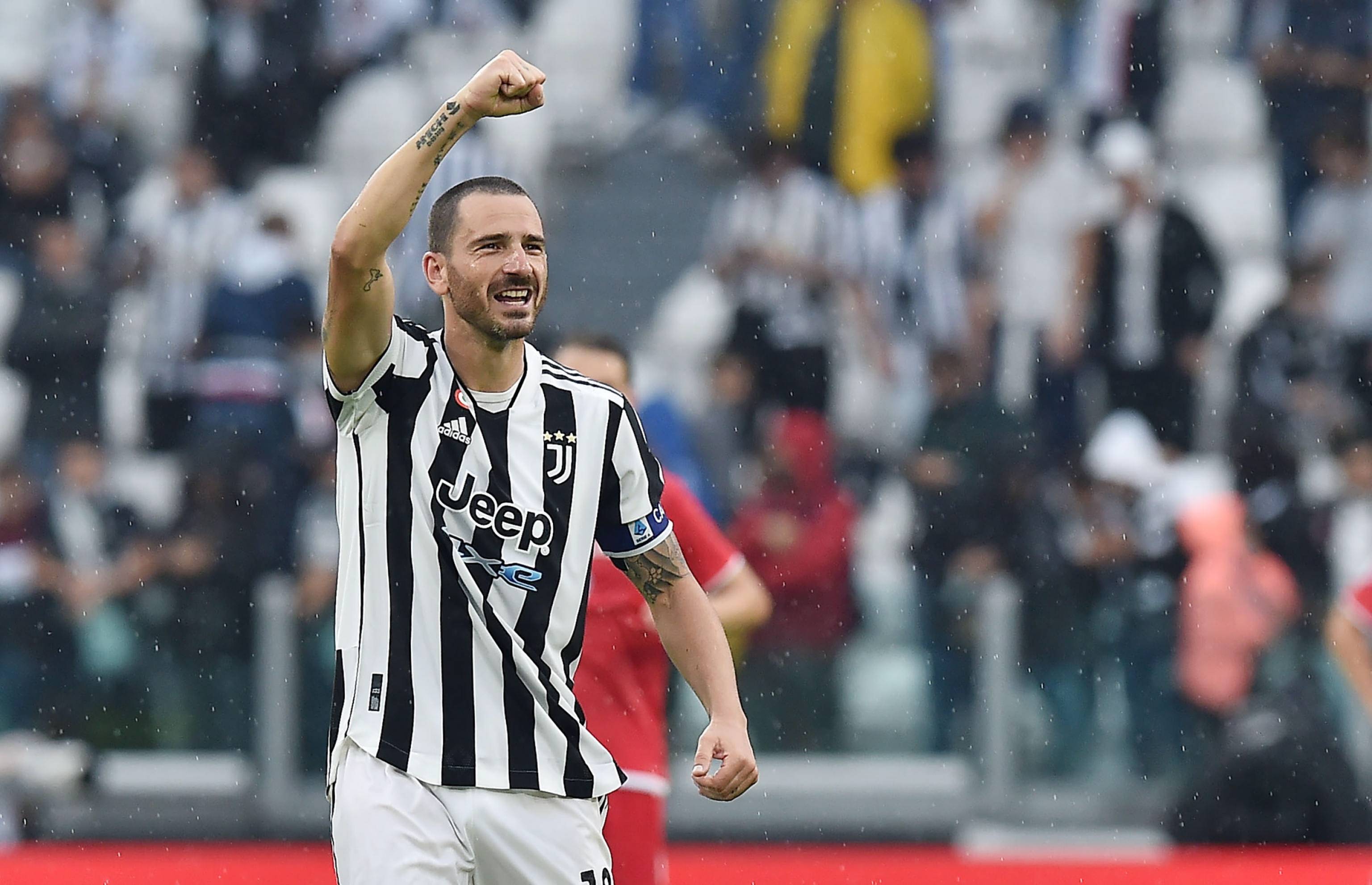 迈阿密国际4-0辛辛那提晋级四强，梅西助攻戴帽+头球破门，阿连德双响