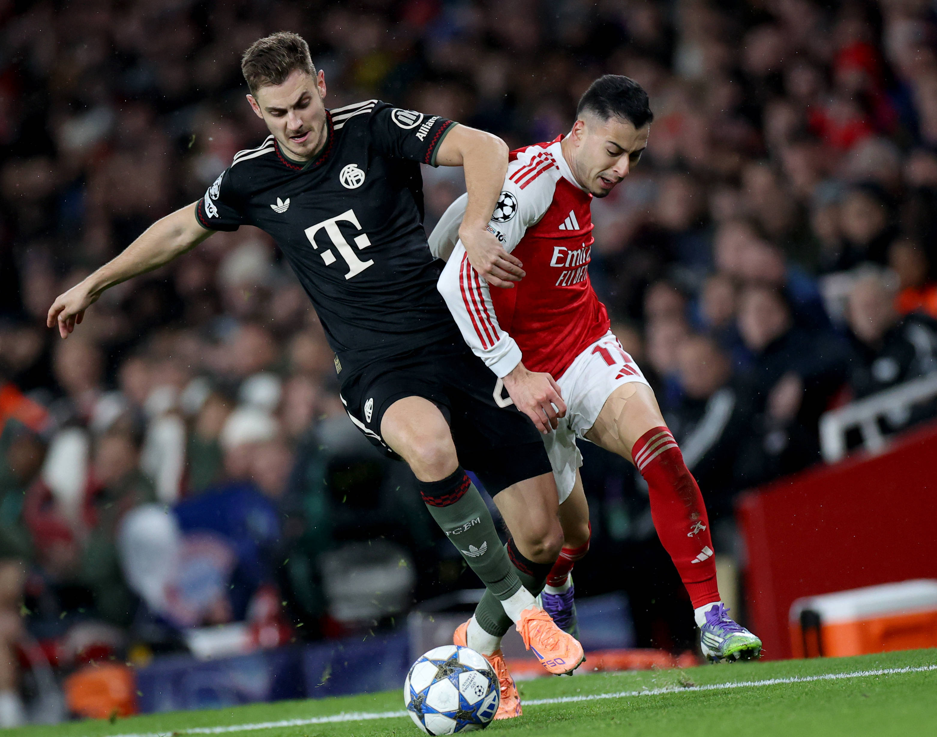 本轮欧冠最佳阵容：诺伊尔、福登、奥斯梅恩、梅里诺在列