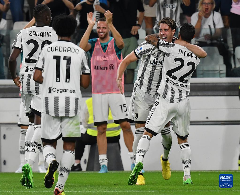 KD：经历这些艰难的比赛，对我们整个团队来说都非常重要