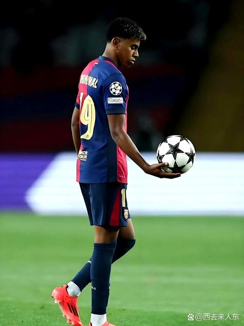 米体：罗马有意先租后买埃切韦里，买断费可能提高至3000万欧