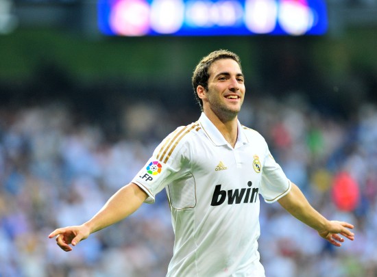 8-2背后惊心动魄！国乒六连胜险象环生，勒布伦兄弟如何撕开中国队防线？