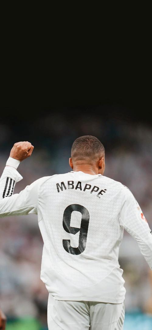 日媒：日本国门铃木彩艳预计13日在日本接受手指骨折手术